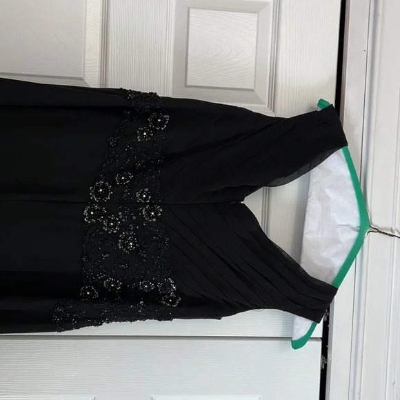 Brides maids/Mother of the Bride dress - Picture 6 of 6